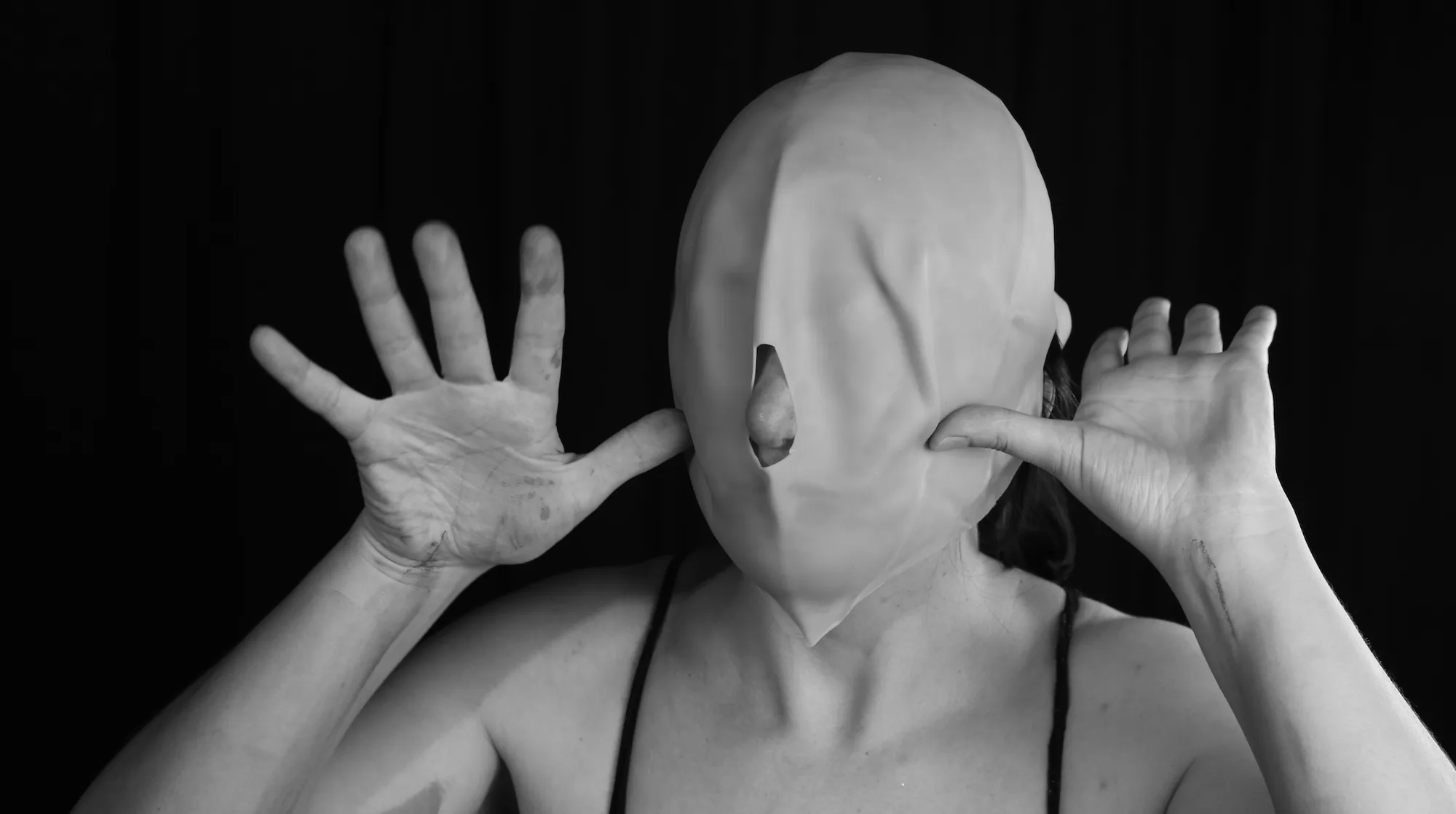 still frame, video "Pústula", 80 minutos, 2021
